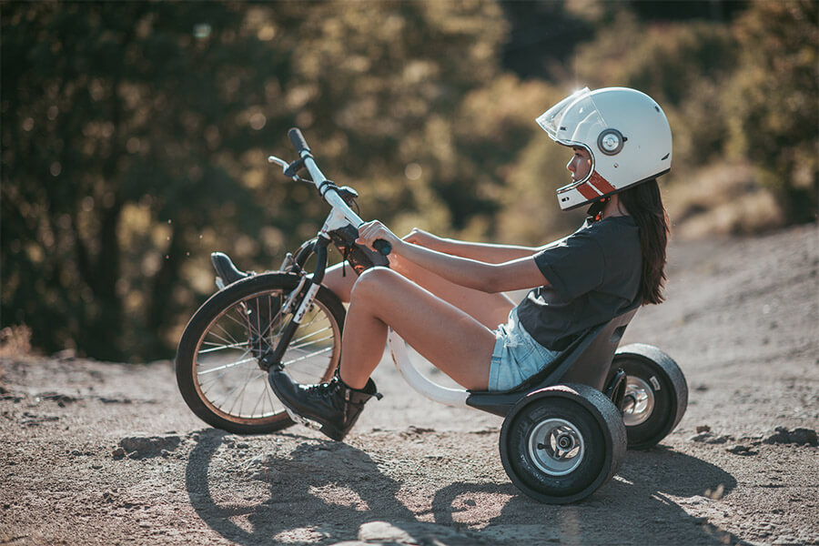 Een helmplicht voor jongeren in 2027?